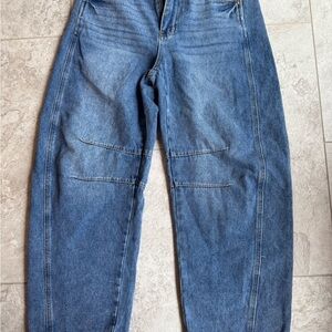 NEVER WORN Women’s Barrel Jeans Size 6 - Oversized